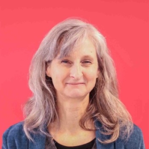 Michèle DELACROIX<br/>UX Lead, UX Designer.<br/> <br/>Michèle a une grande expérience dans l’analyse et l’optimisation d’IHM complexes (aéronautique, prévoyance…) et est l’interlocuteur privilégié de la Maitrise d’Oeuvre et de la Maitrise d’Ouvrage dans des projets d’envergure grâce à son écoute et à sa capacité à trouver les bons compromis. Michèle est également en charge de notre projet R&D « Technologies Usages et Interactions ». michele-delacroix