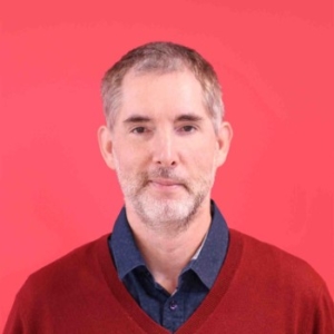 Sébastien CHALMÉ<br/>User Researcher, UX Designer<br/> <br/>Sébastien apporte son expertise en UX et ergonomie depuis plus de 20 ans sur la conception et à la réalisation de produits numériques. Ses compétences vont de la R&D sur des thèmes tels que les cinétoses dans des environnements virtuels ou l’effet de la densité informationnelle d’écrans sur le temps de prise d’information … à la passation de tests utilisateurs notamment avec eye-tracking … en passant par la formation sur l’accessibilité et l’UX design. Son objectif : valoriser la recherche utilisateur et participer avec les utilisateurs et les équipes projets à l’émergence d’axes d’amélioration et de solutions pertinentes. sebastien-chalme-ludotic