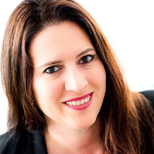 Laurence LAMA<br/>Responsable Administratif et Financier.<br/> <br/>Le petit monde de LudoTIC ne tournerait par rond sans Laurence ! En charge de l’accueil (toujours chaleureux) du public, mais également de tout dossier administratif et comptable, Laurence est le bras droit de la Direction et un repère pour tous les Ludonomes. laurence-lama