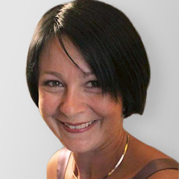 Silvia GILOTTA<br/>Project Manager (Italie) - Docteur de recherche en Psychologie appliquée et ergonomie, Ergonome Européenne certifiée Eur.Erg.<br/> <br/>Silvia s’occupe d’ergonomie depuis plus de 10 ans. Ses compétences vont de la R&D sur des thèmes tels que la charge cognitive et l’optimisation des processus industriels à l’optimisation des IHM graphiques et physiques en passant par du Eye Tracking sur sites web et supports mobiles ou encore par les études sur les usages et les relations humaines médiées par ordinateur. Au sein de LudoTIC elle est Project Manager dans notre bureau Italien. silvia-gilotta